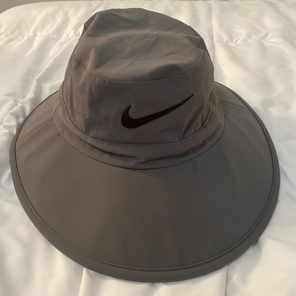 Nike Golf Wide Brim Bucket Hat